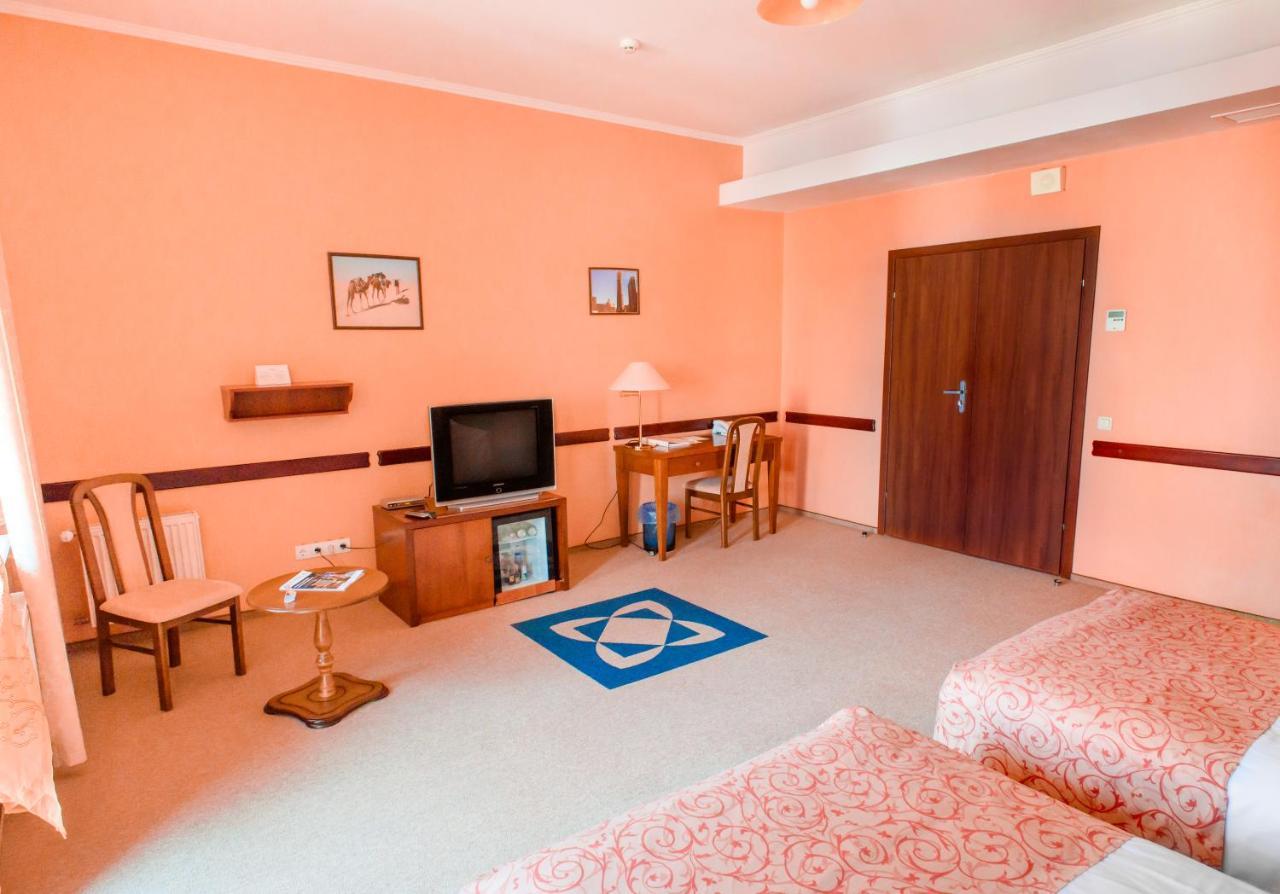 Premier Hotel Shafran Szumi Kültér fotó