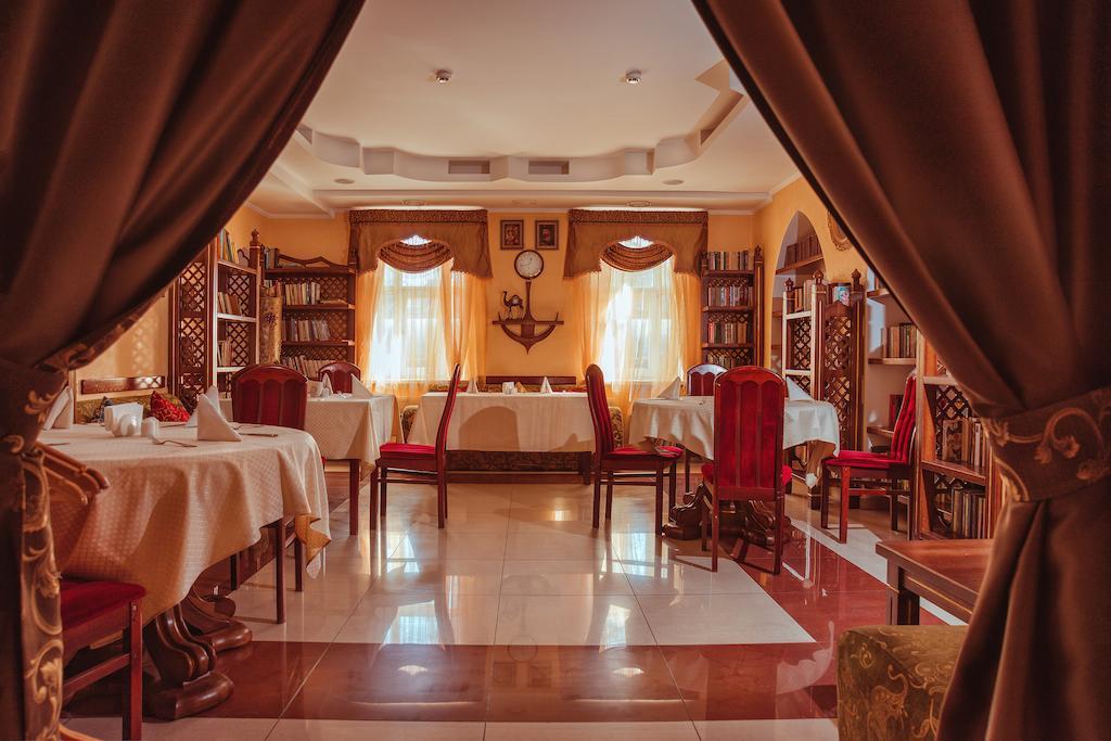 Premier Hotel Shafran Szumi Kültér fotó