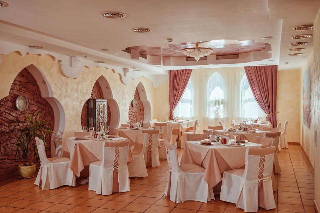 Premier Hotel Shafran Szumi Kültér fotó