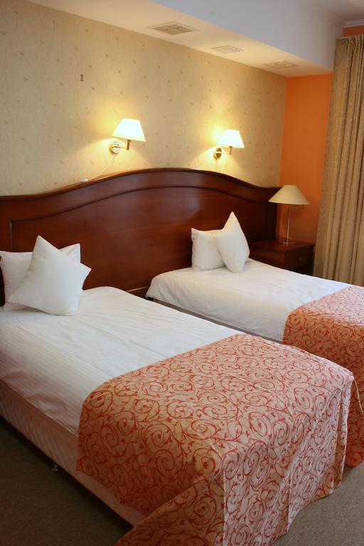 Premier Hotel Shafran Szumi Szoba fotó