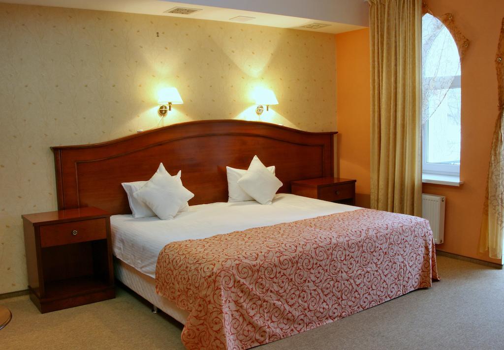 Premier Hotel Shafran Szumi Szoba fotó
