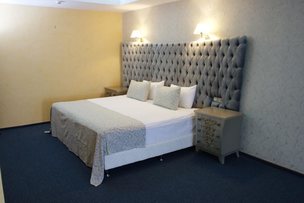 Premier Hotel Shafran Szumi Kültér fotó