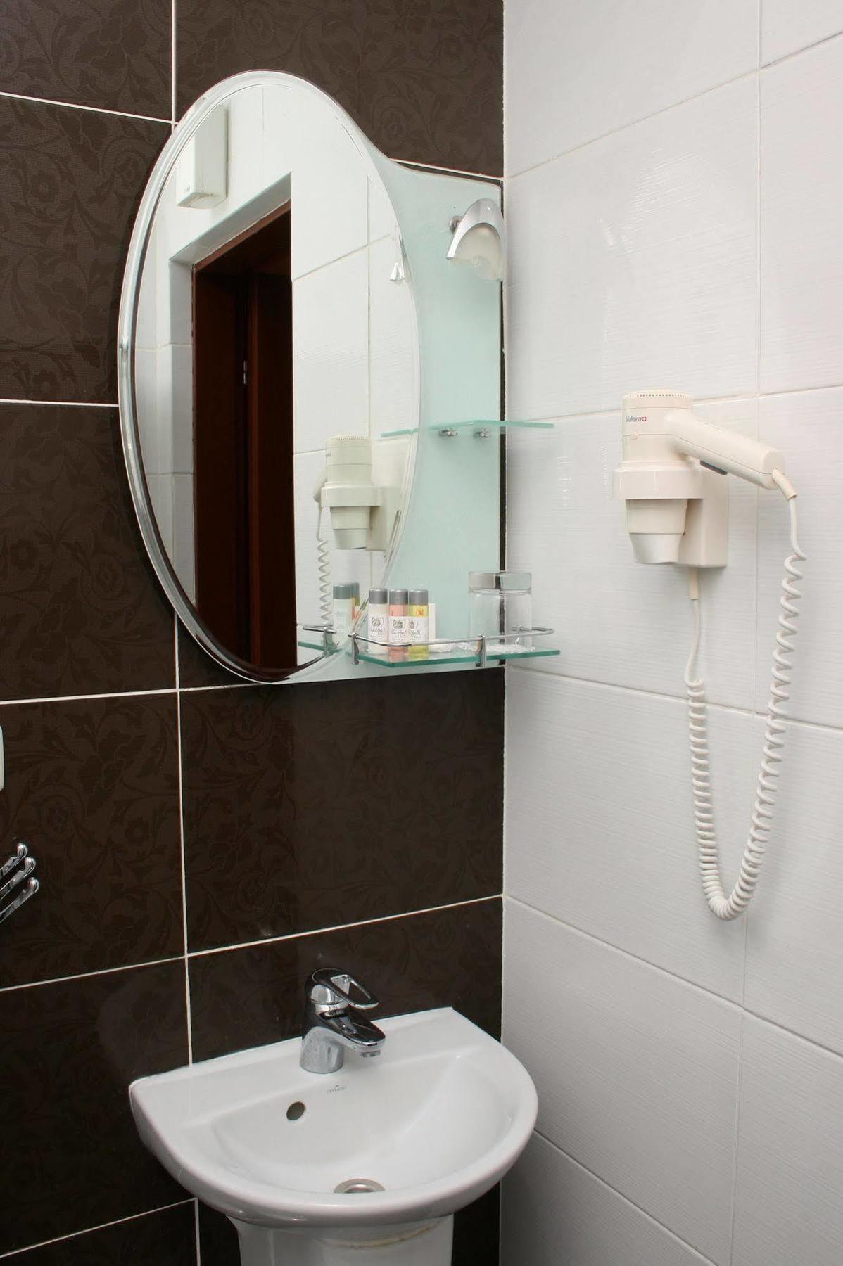 Premier Hotel Shafran Szumi Kültér fotó