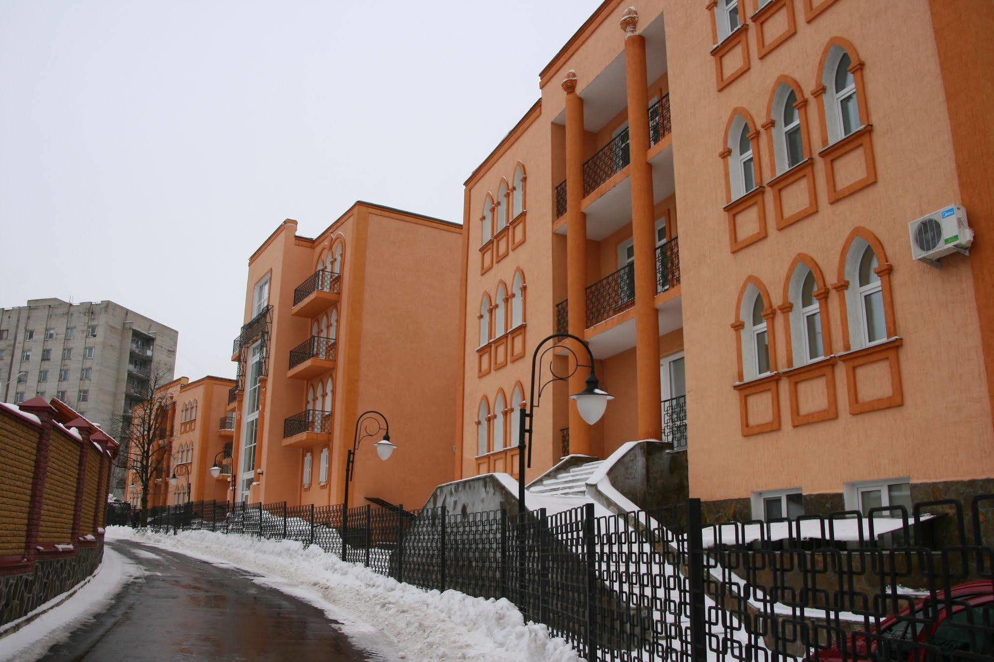 Premier Hotel Shafran Szumi Kültér fotó
