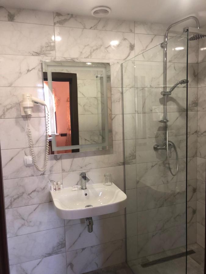 Premier Hotel Shafran Szumi Kültér fotó