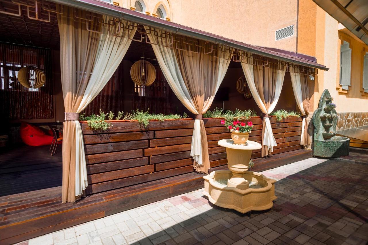 Premier Hotel Shafran Szumi Kültér fotó